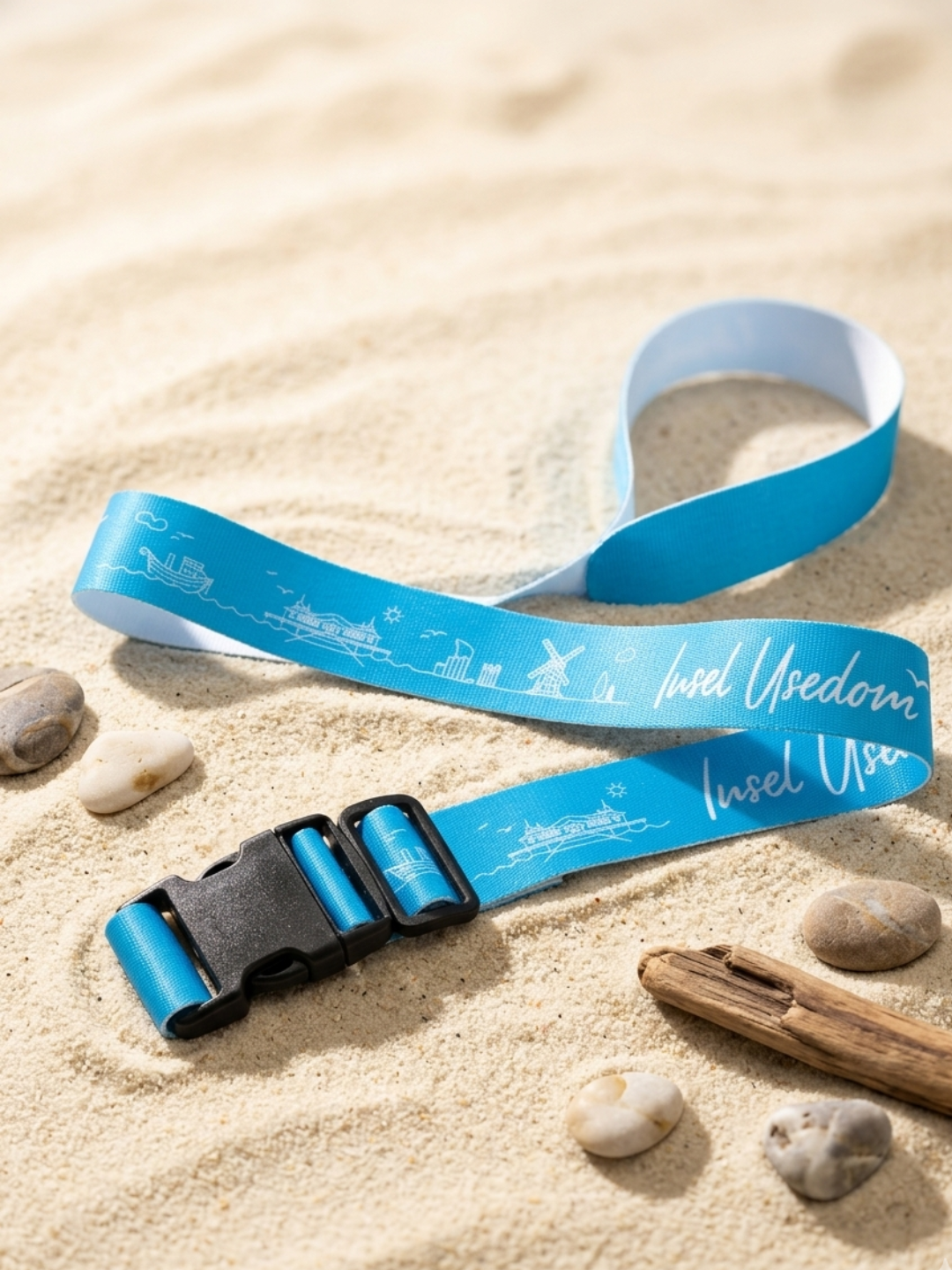 Kofferband „Skyline Insel Usedom“ – hellblau